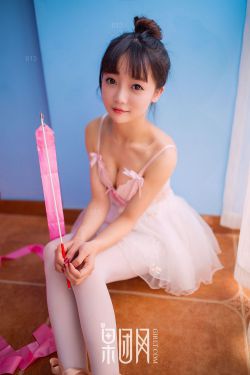 乖乖趴着H调教3p